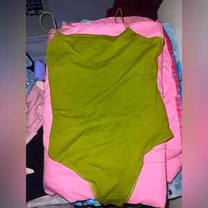 Dark green body suit 💚
